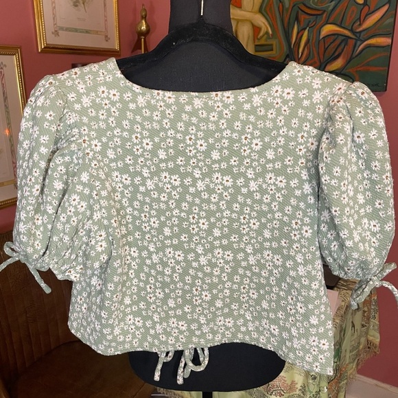 Free People Touch of Love Floral Puff Sleeve Tie up Blouse Size Large Retail $98 - Picture 4 of 7